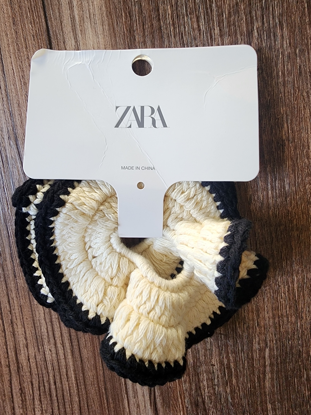 ZARA Cream and Black Crocheted Scrunchie
